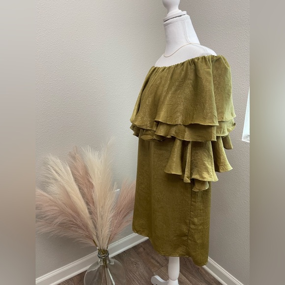 Hayden - Moss Green Off Should Dress - Picture 8 of 12